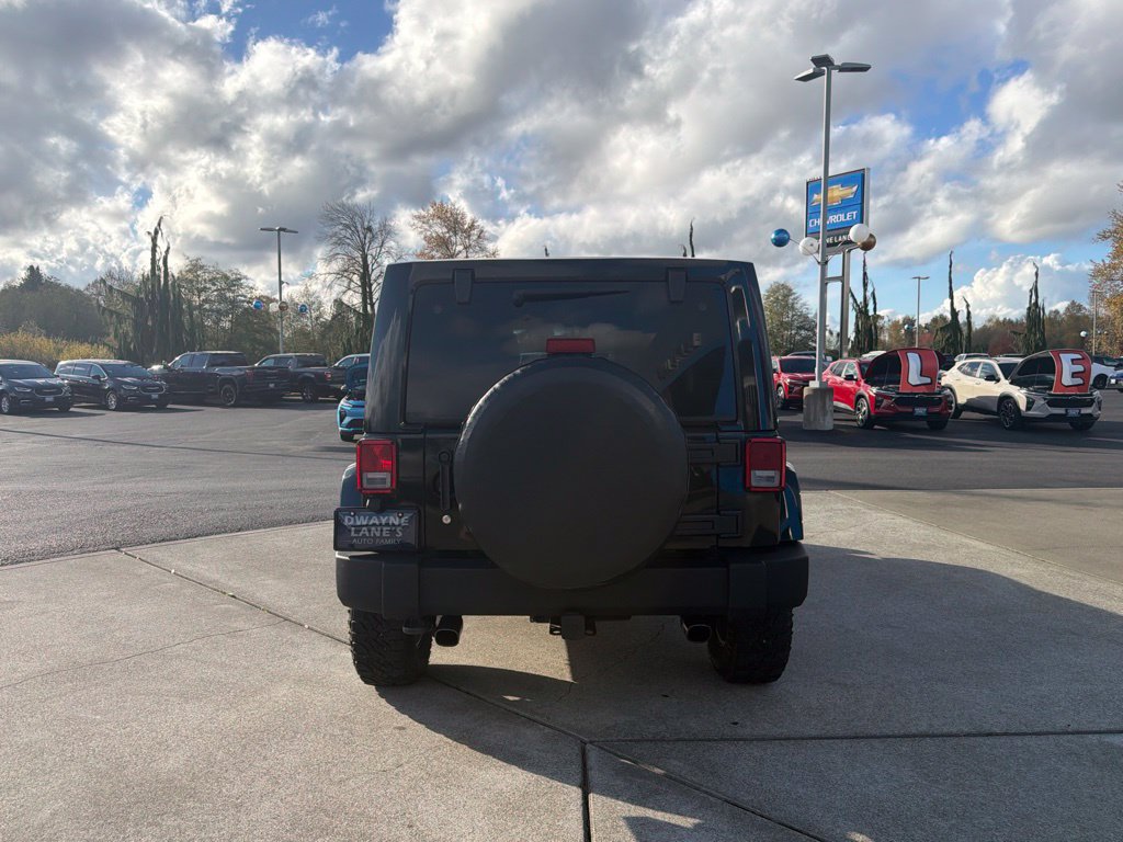 Used 2012 Jeep Wrangler Unlimited Sahara AWD/4WD image 5