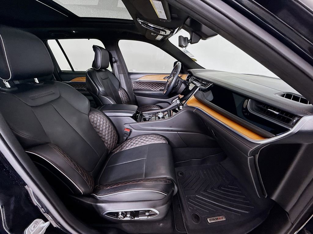 Used 2023 Jeep Grand Cherokee Summit image 33