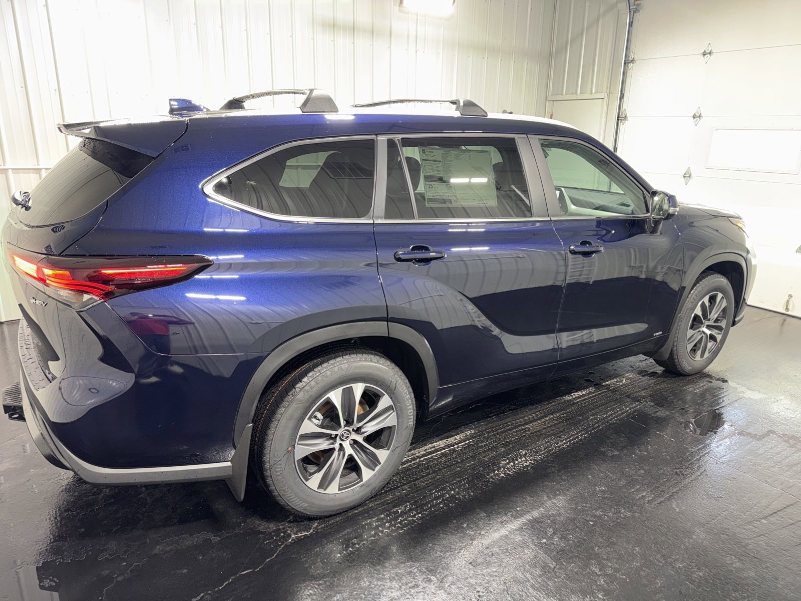 New 2026 Toyota Highlander XLE image 3