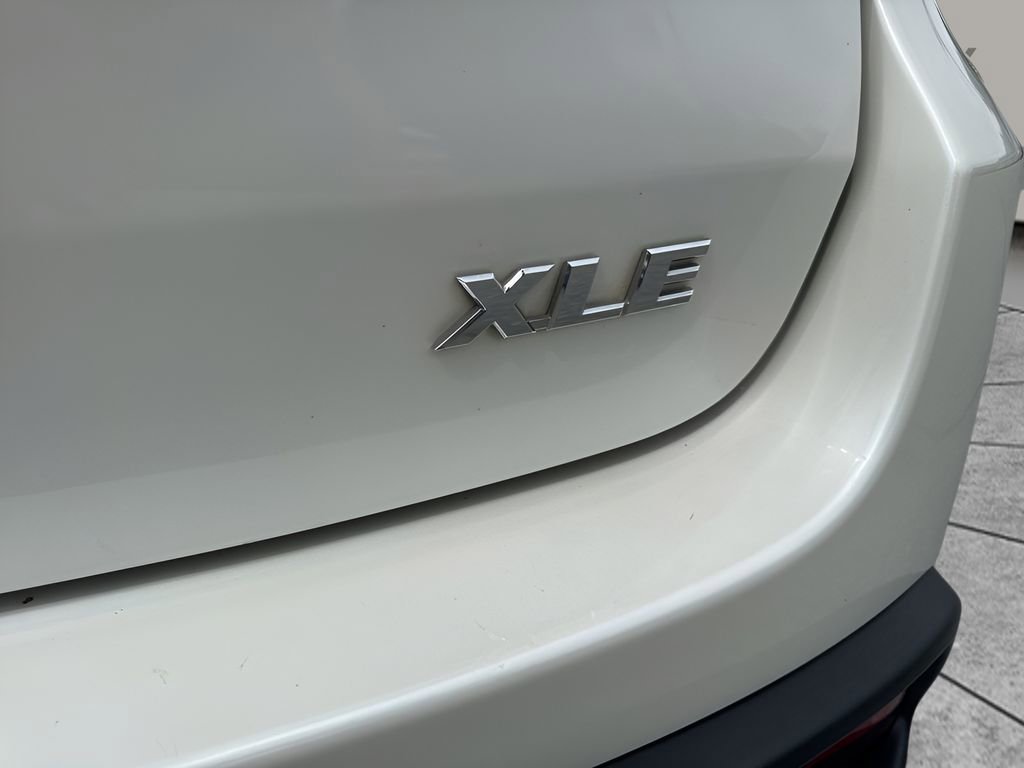Used 2017 Toyota Highlander XLE FWD image 32