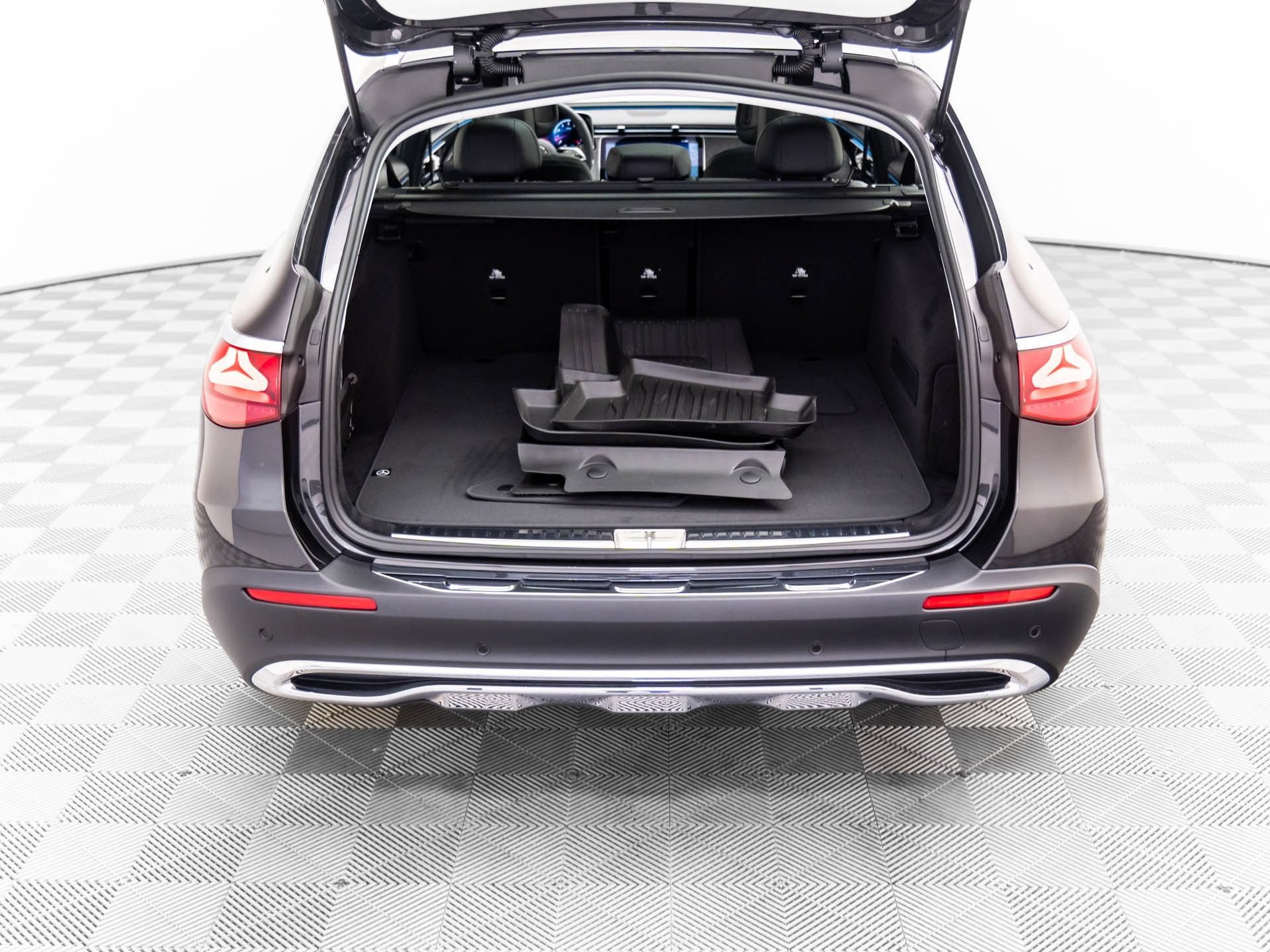 Certified 2025 Mercedes-Benz E 450 4MATIC All-Terrain Wagon image 32