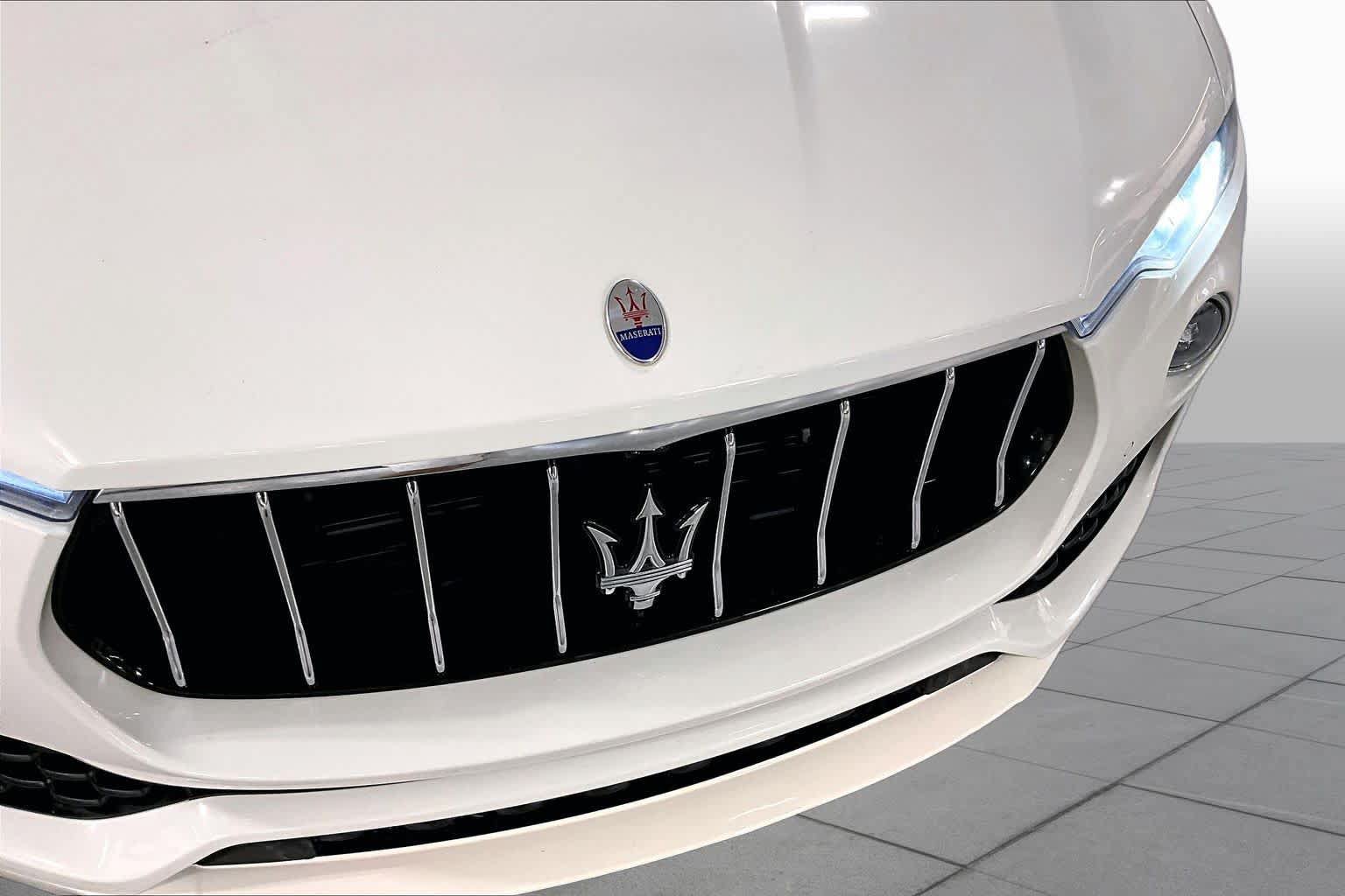 Used 2019 Maserati Levante AWD/4WD image 33