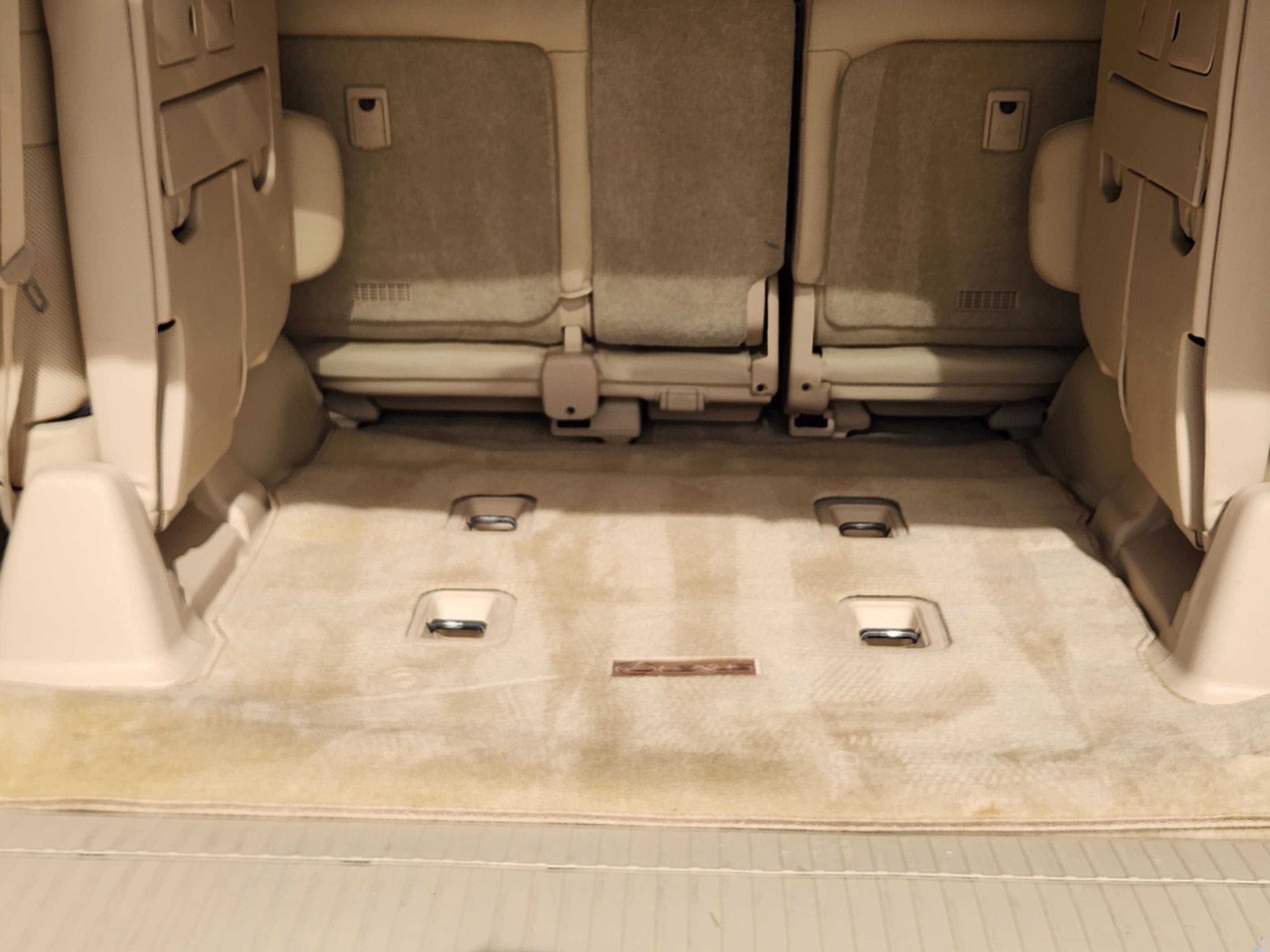 Used 2018 Lexus LX 570 4WD w/ Luxury Package image 32