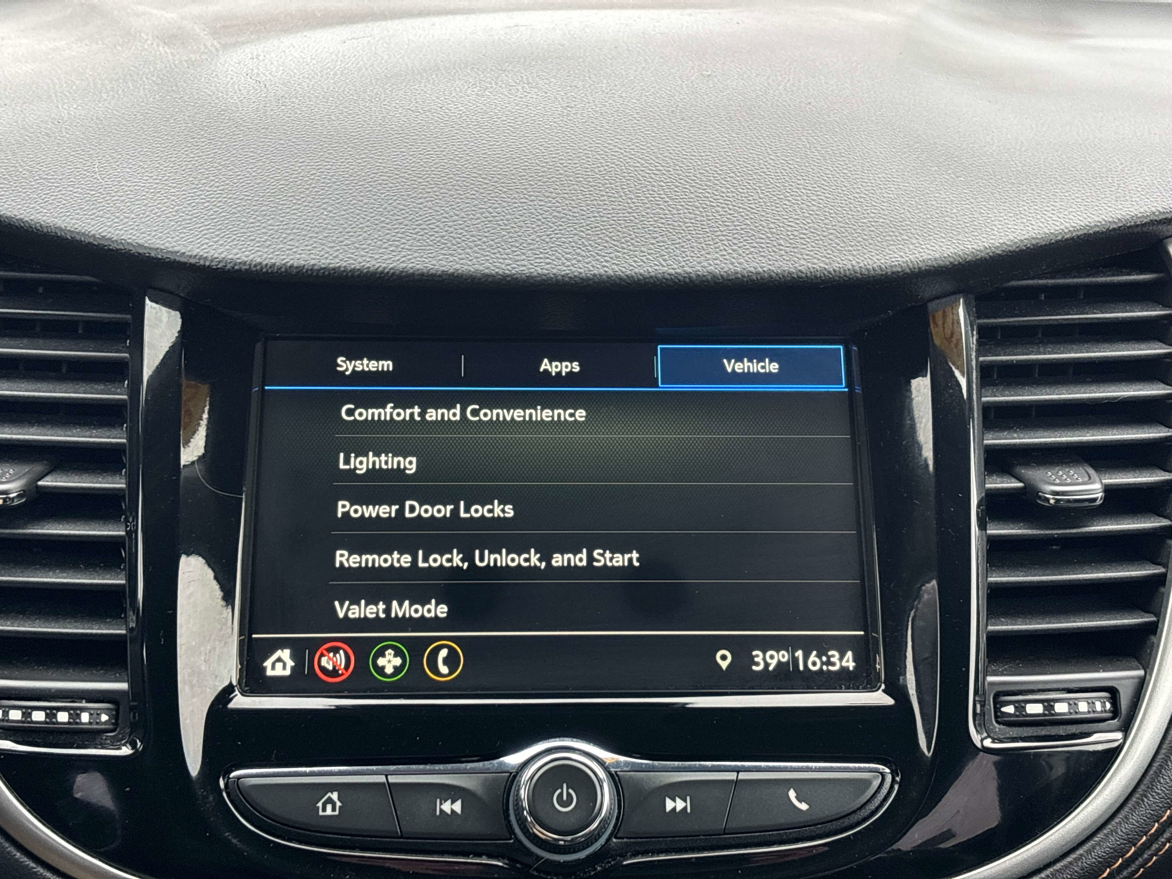 Used 2019 Chevrolet Trax LT w/ LT Convenience Package image 24