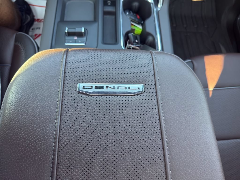 Used 2026 GMC Sierra 3500 Denali w/ Denali Reserve Package AWD/4WD image 28