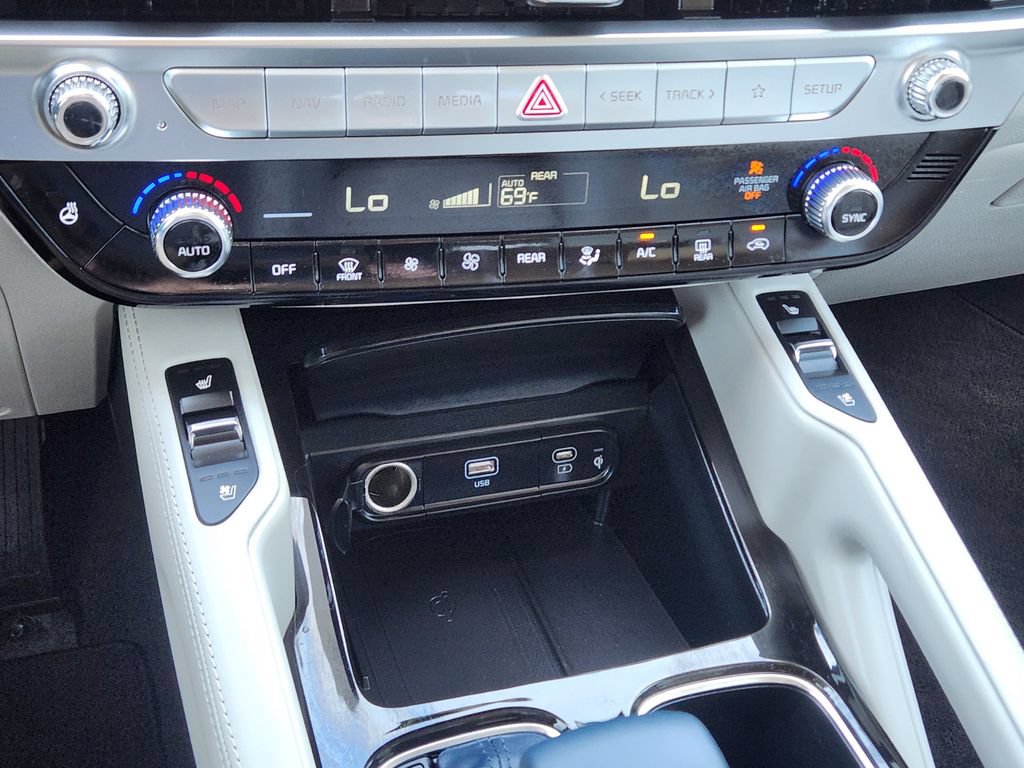 Certified 2024 Kia Telluride EX w/ EX Captain's Chair Package AWD/4WD image 24