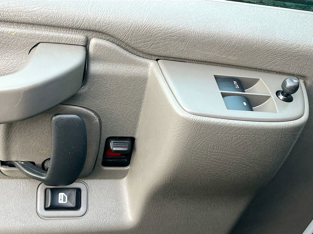 Used 2024 GMC Savana 2500 w/ Driver Convenience Package image 17