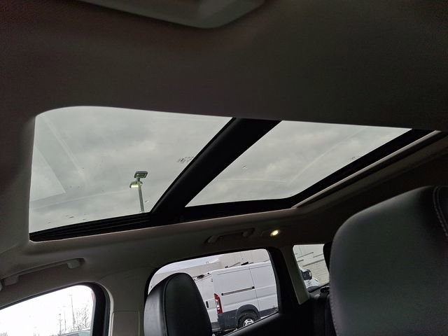 Used 2017 Ford Escape Titanium image 14