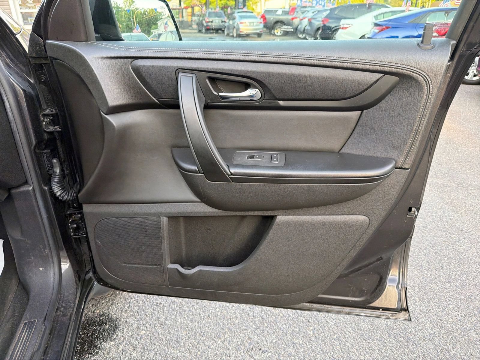 Used 2015 Chevrolet Traverse LT FWD image 23
