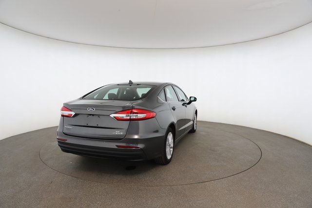 Used 2019 Ford Fusion SE image 16