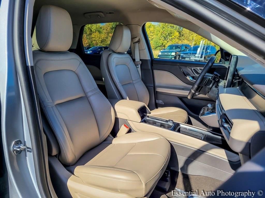 Used 2023 Lincoln Corsair AWD w/ Towing Package image 35