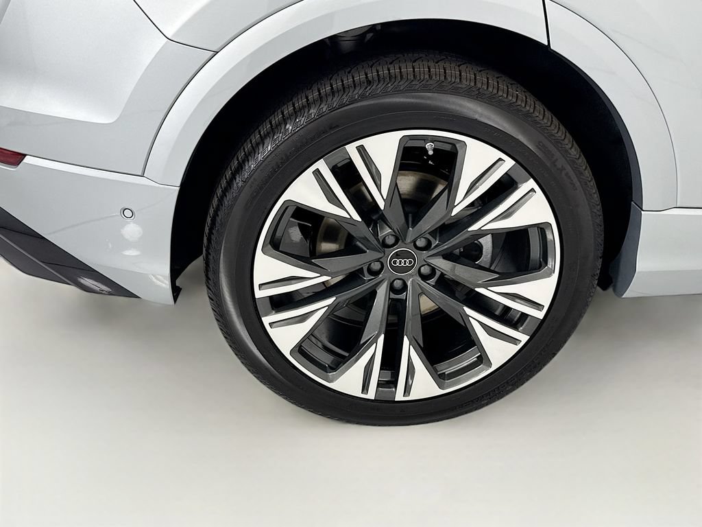 Used 2026 Audi Q8 Premium Plus w/ Premium Plus Package AWD/4WD image 32