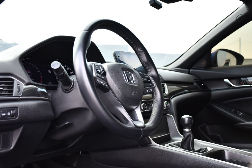 Used 2018 Honda Accord Sport image 14