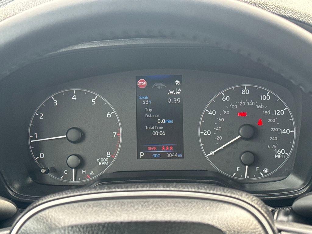 Used 2025 Toyota Corolla Cross LE w/ Moonroof Package image 17