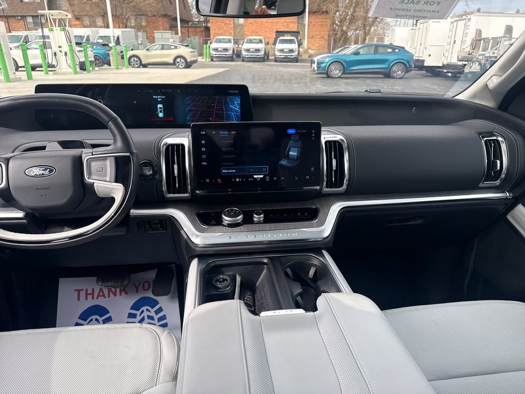 Used 2025 Ford Expedition Platinum w/ Platinum Ultimate Package image 24