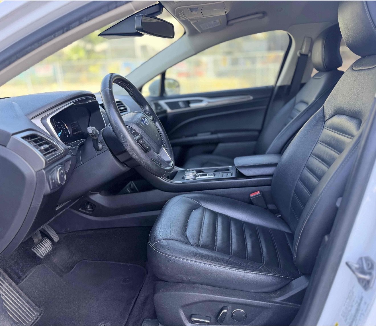Used 2017 Ford Fusion SE w/ Equipment Group 602A FWD image 13