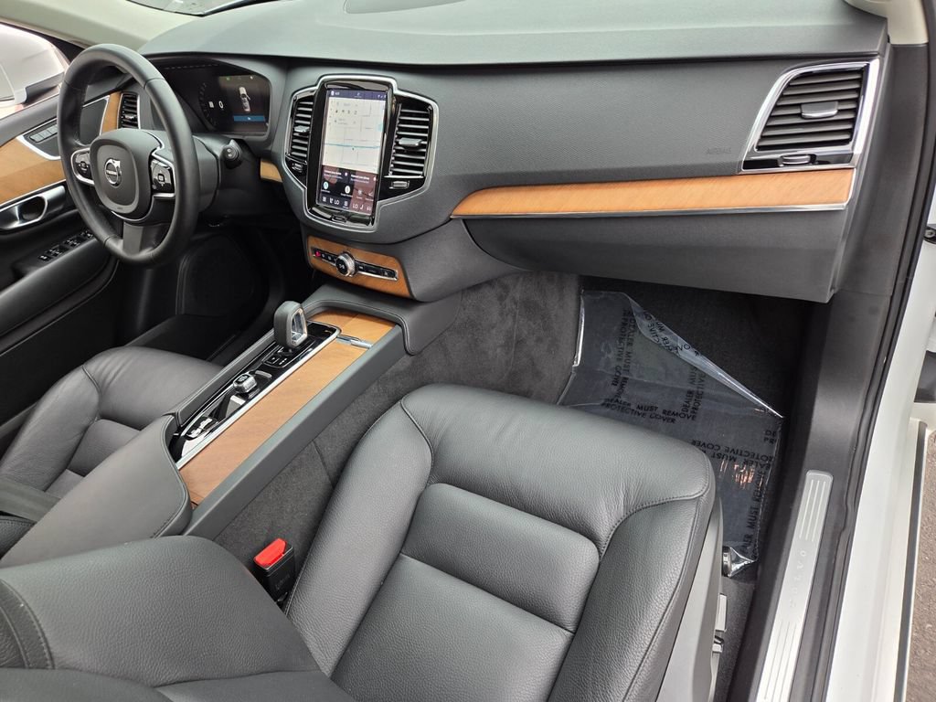 Used 2023 Volvo XC90 B6 Plus AWD/4WD image 23
