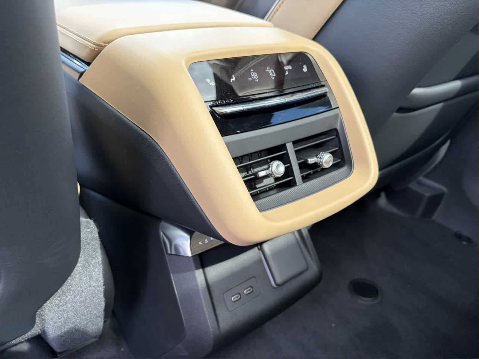 Used 2026 Cadillac Lyriq Signature Luxury w/ Nappa Leather Package AWD/4WD image 26