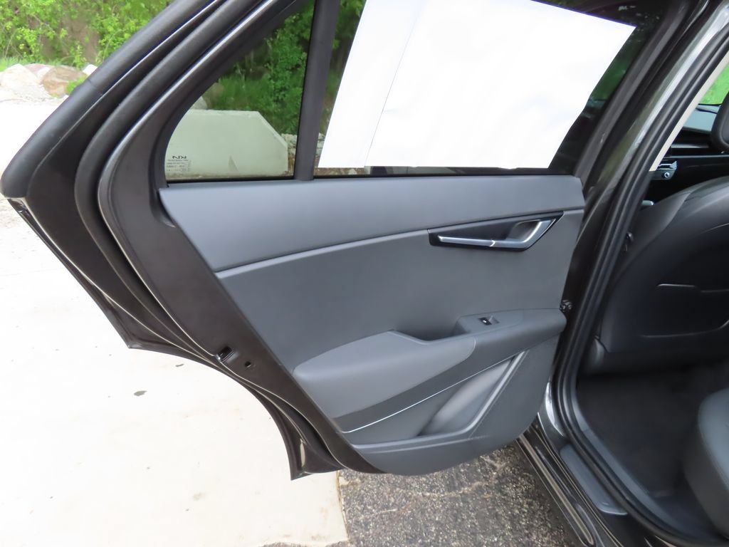New 2026 Kia Niro EX FWD image 24