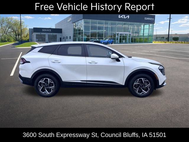 Used 2023 Kia Sportage LX AWD/4WD image 5