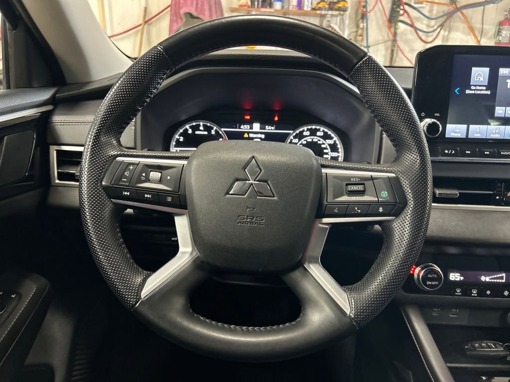 Used 2023 Mitsubishi Outlander SE AWD/4WD image 18