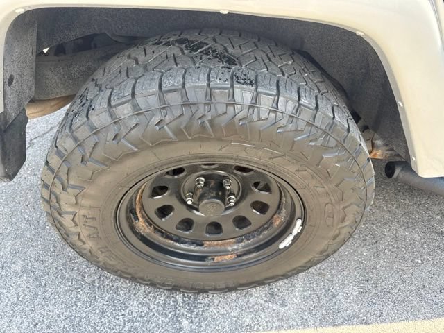 Used 2012 Jeep Wrangler Unlimited Sahara AWD/4WD image 9