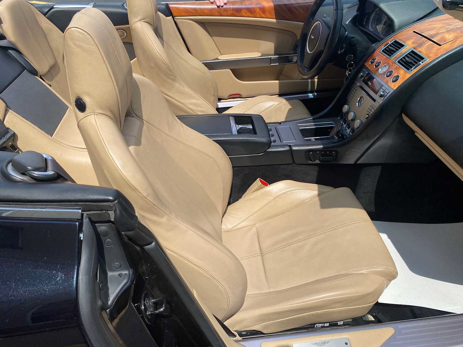 Used 2007 Aston Martin DB9 Volante RWD image 29