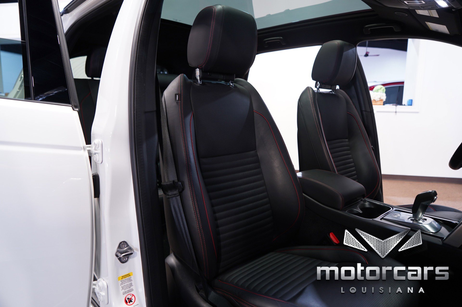 Used 2022 Land Rover Discovery Sport SE R-Dynamic image 30