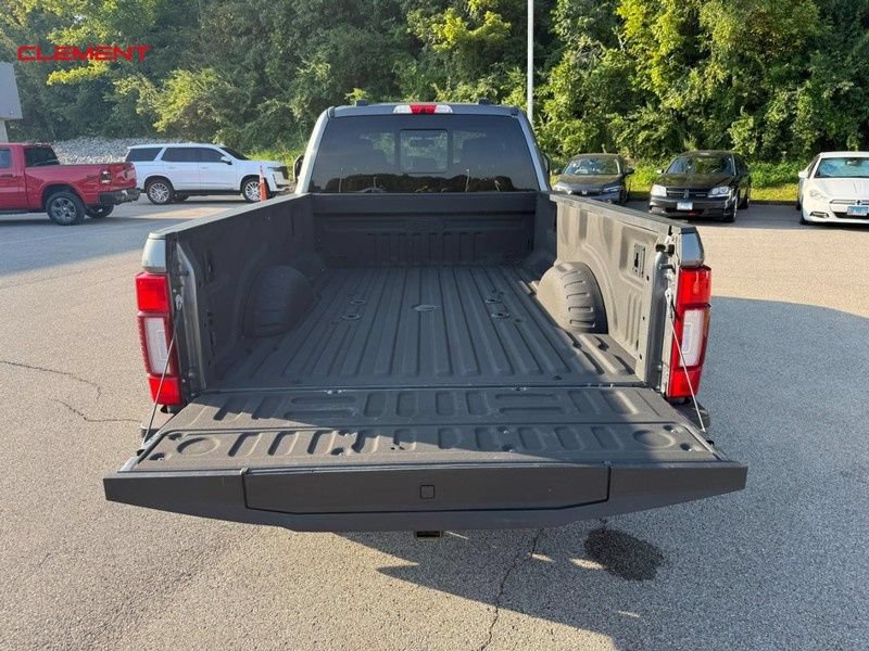 Used 2022 Ford F350 Lariat w/ Black Appearance Package AWD/4WD image 6