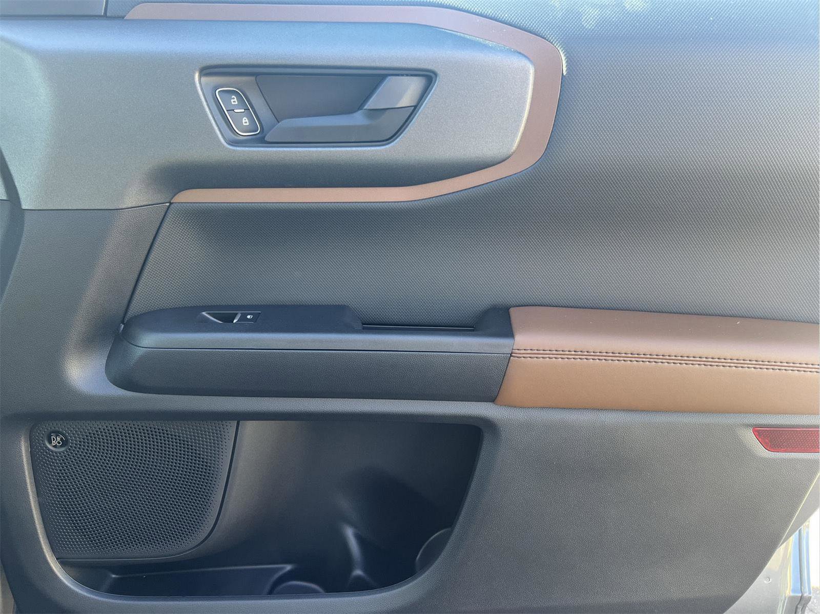 Used 2025 Ford Bronco Sport Outer Banks w/ Sasquatch Outer Banks Package image 16