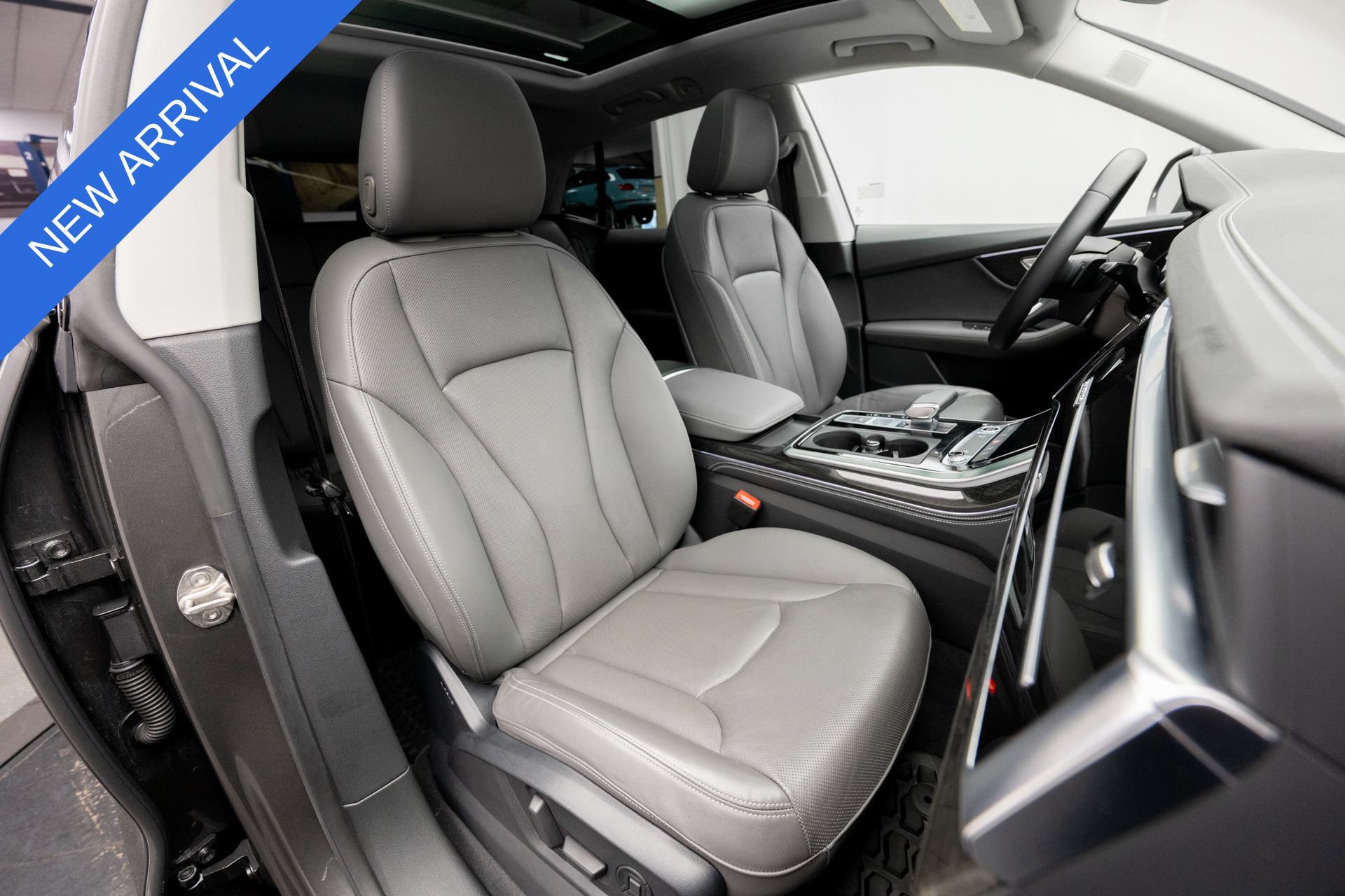 Used 2023 Audi Q8 Premium Plus w/ Premium Plus Package AWD/4WD image 13