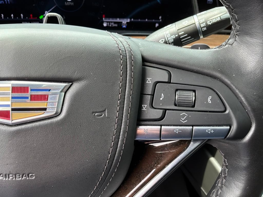 Used 2023 Cadillac Escalade Sport Platinum w/ LPO, ONYX Package AWD/4WD image 16