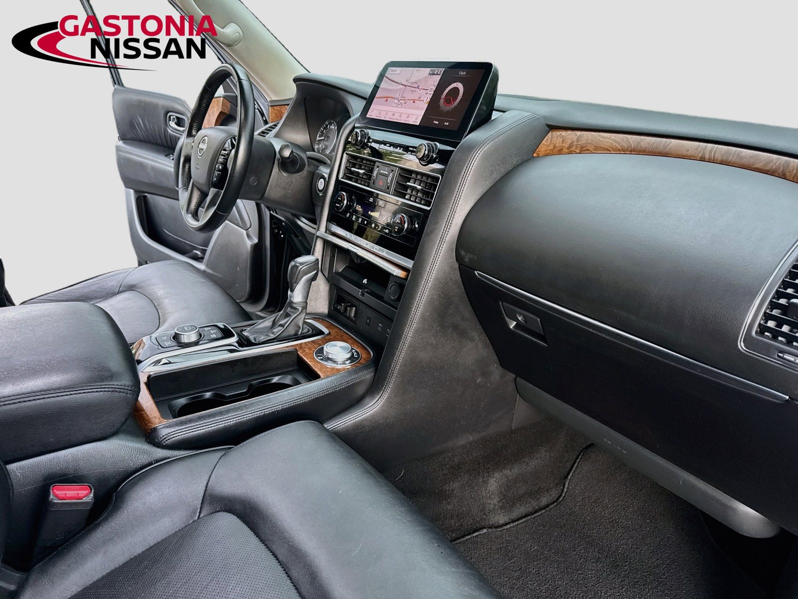 Used 2024 Nissan Armada SL w/ Captain's Chairs Package AWD/4WD image 39
