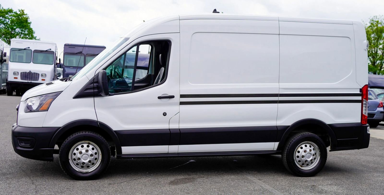 Used 2020 Ford Transit 250 Medium Roof AWD image 3