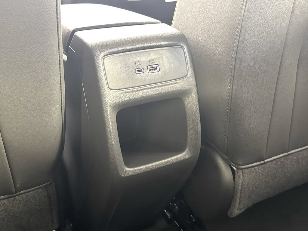 New 2026 Chevrolet Trax LT w/ Midnight Edition FWD image 24