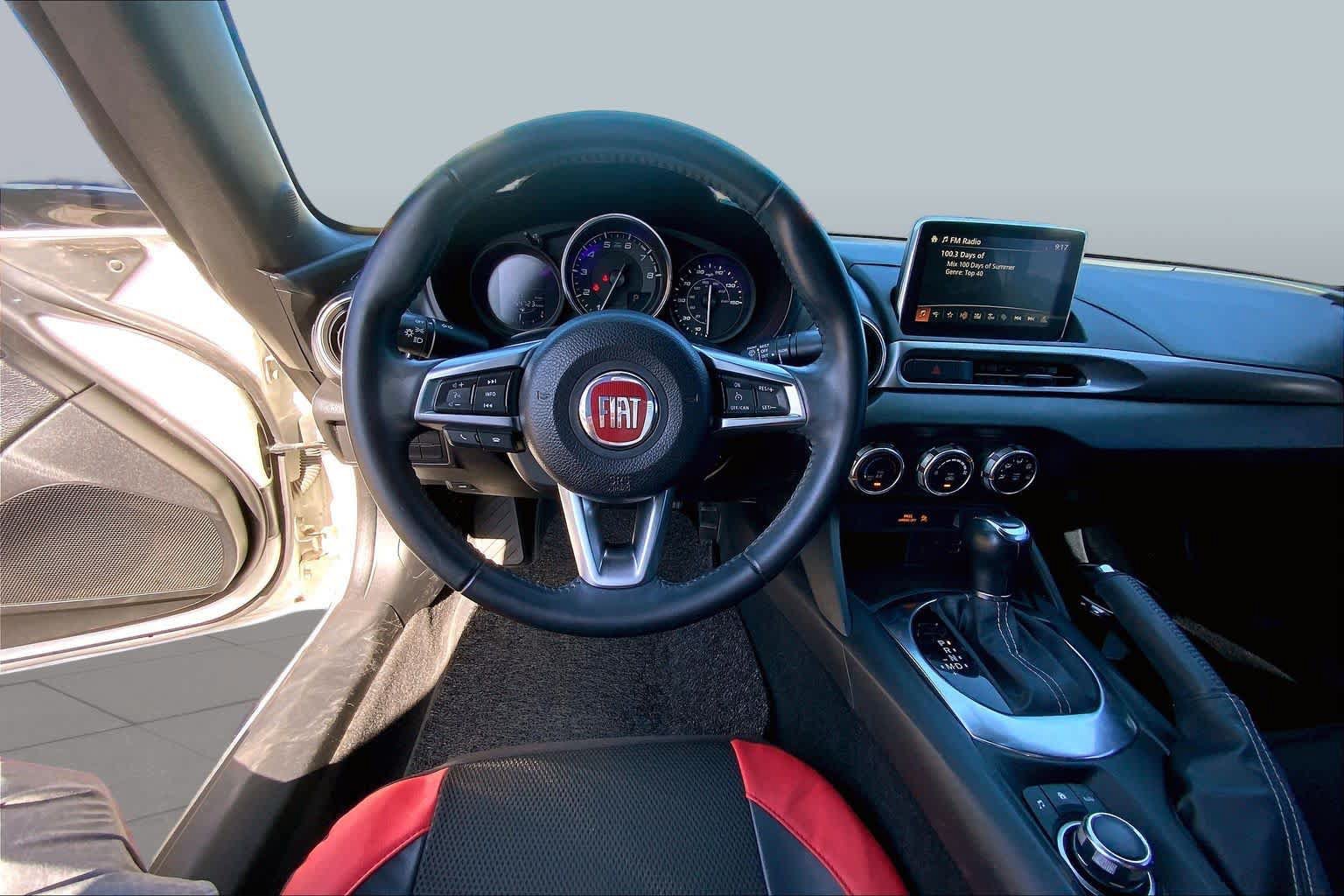 Used 2018 FIAT 124 Spider Classica w/ Technology Group RWD image 6