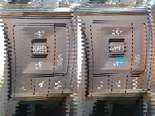 Used 2022 Nissan Rogue SV image 23