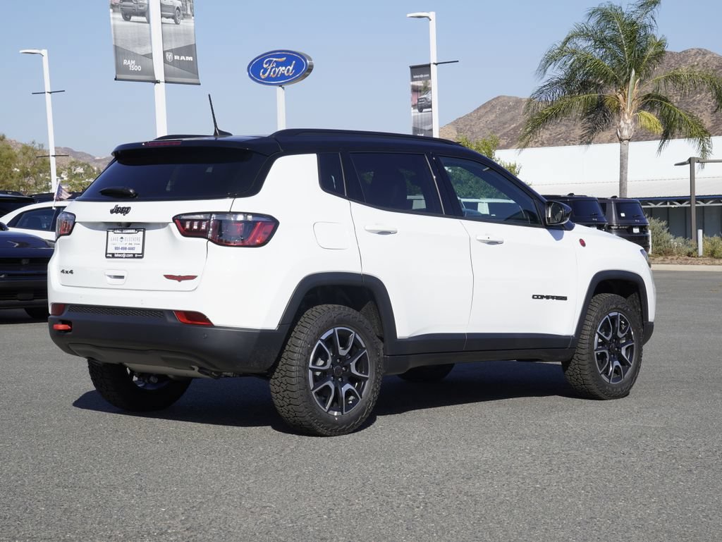 New 2026 Jeep Compass Trailhawk w/ Sun, Sound & Navigation Group AWD/4WD image 4