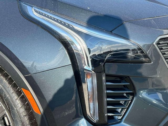 Used 2021 Cadillac XT4 Premium Luxury w/ Cold Weather Package image 12