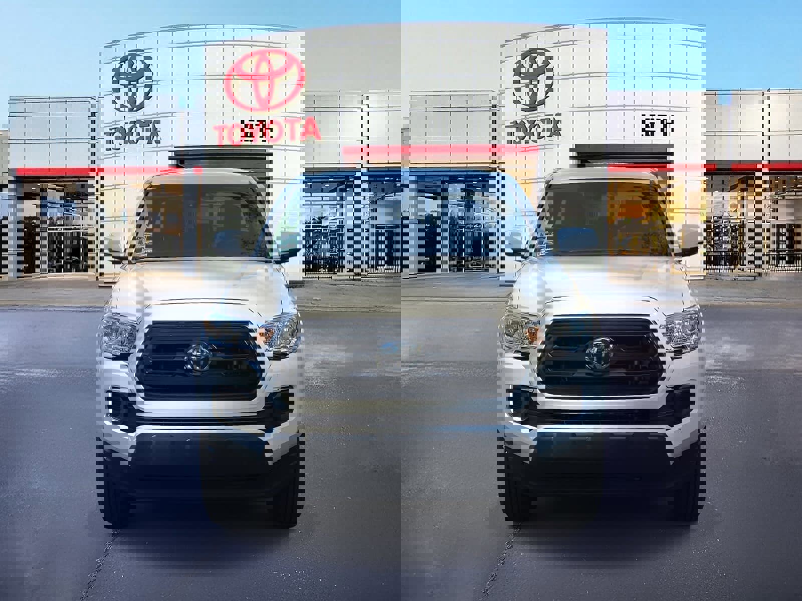 Used 2022 Toyota Tacoma SR w/ SR Convenience Package image 2