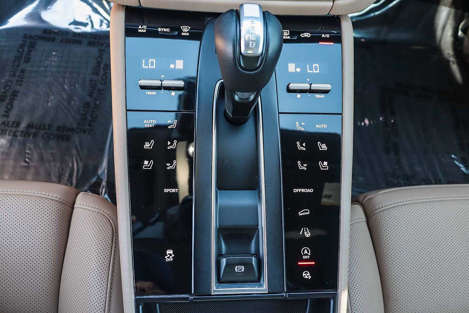 Used 2024 Porsche Macan image 25