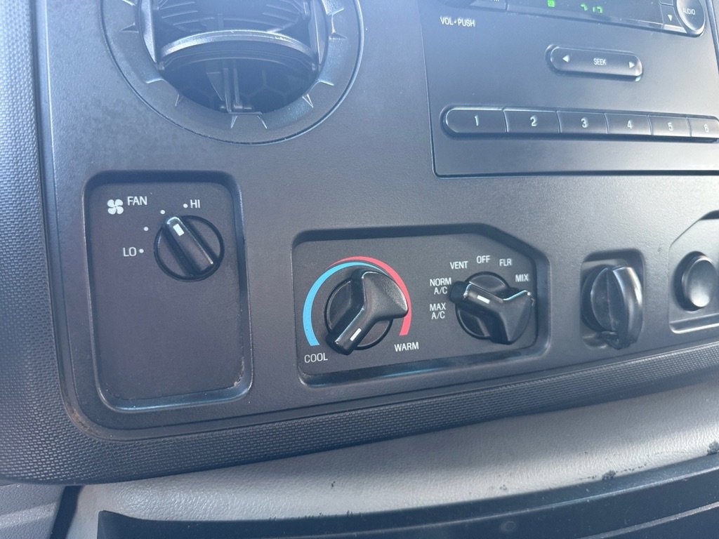 Used 2016 Ford E-350 and Econoline 350 Super Duty image 19