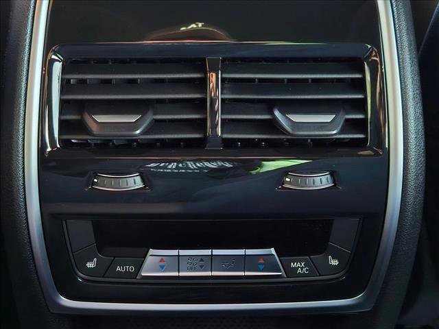 New 2026 BMW X5 xDrive50e w/ Climate Comfort Package image 16