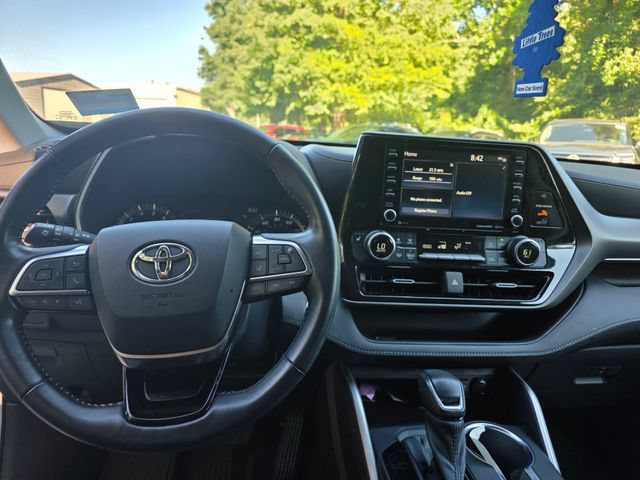 Used 2020 Toyota Highlander XLE FWD image 8