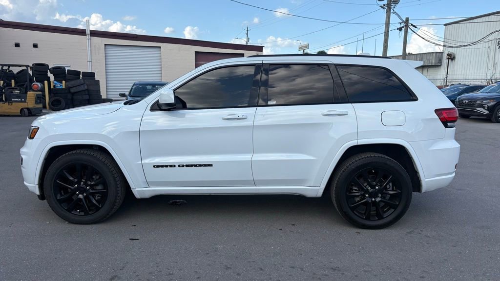 Used 2021 Jeep Grand Cherokee Laredo X RWD image 6