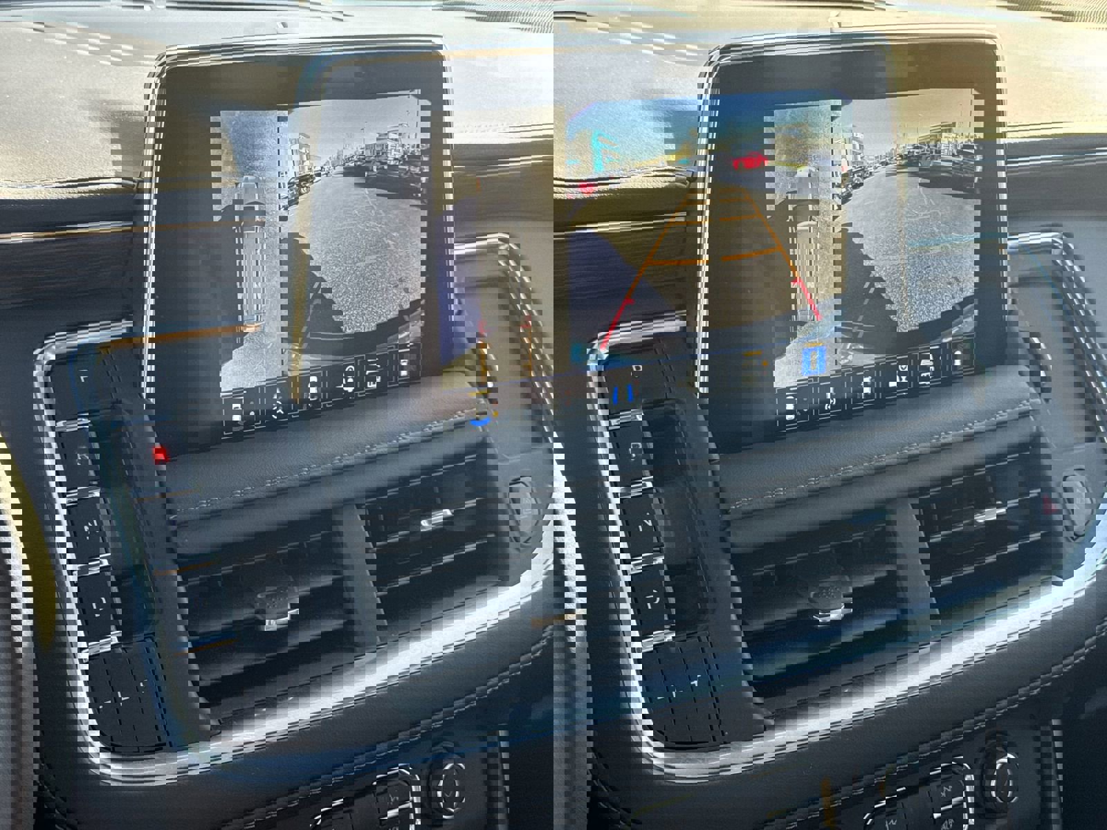 Used 2023 Chevrolet Tahoe Z71 w/ Luxury Package AWD/4WD image 25