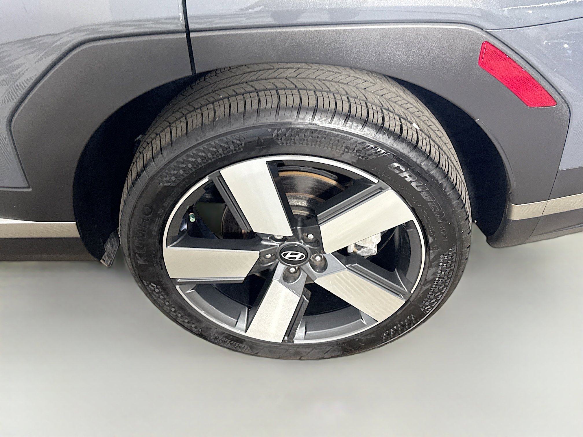 Used 2024 Hyundai Santa Fe Limited image 36