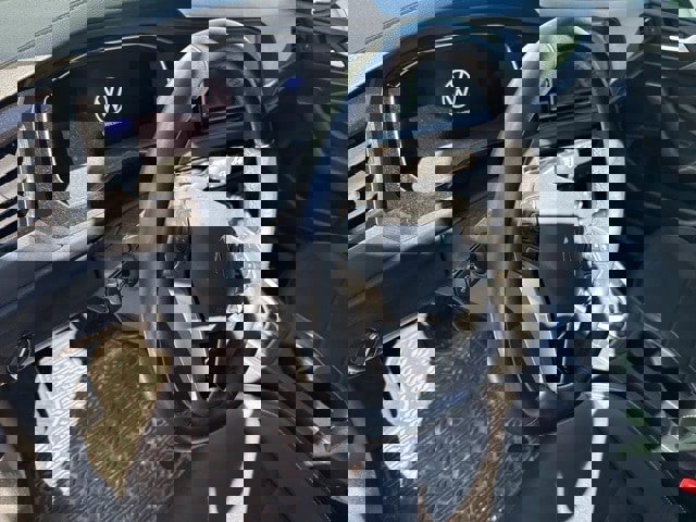 Certified 2023 Volkswagen Jetta SE w/ Panoramic Sunroof Package image 16