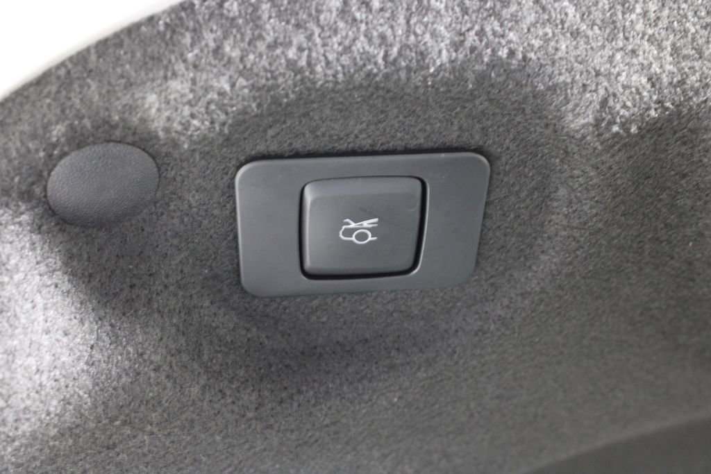 Used 2015 Lincoln MKZ w/ Equipment Group 102A Reserve image 16