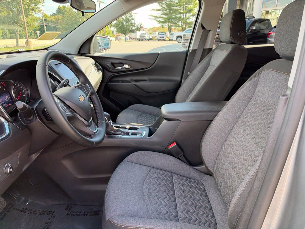 Used 2023 Chevrolet Equinox LT AWD/4WD image 16